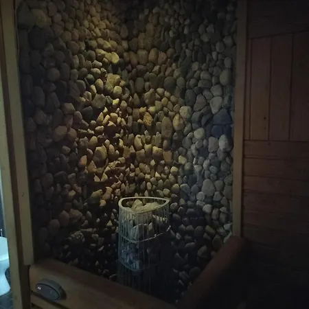 Cozy Detached House Near The