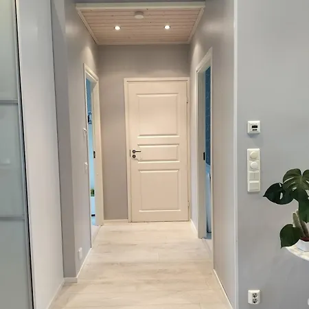 Cozy Detached House Near The Διαμέρισμα *