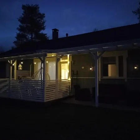 Διαμέρισμα Cozy Detached House Near The