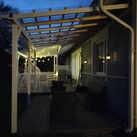 アパート Cozy Detached House Near The ロヴァニエミ